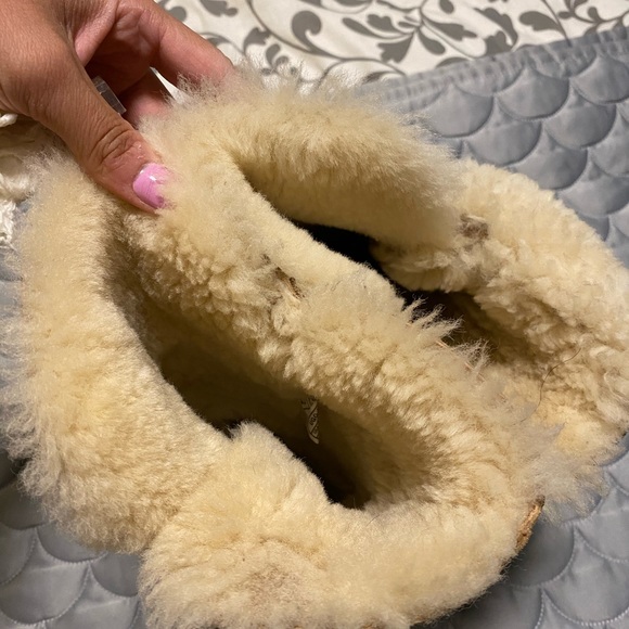 Ugh Bailey Button Triplet boot - Picture 8 of 10